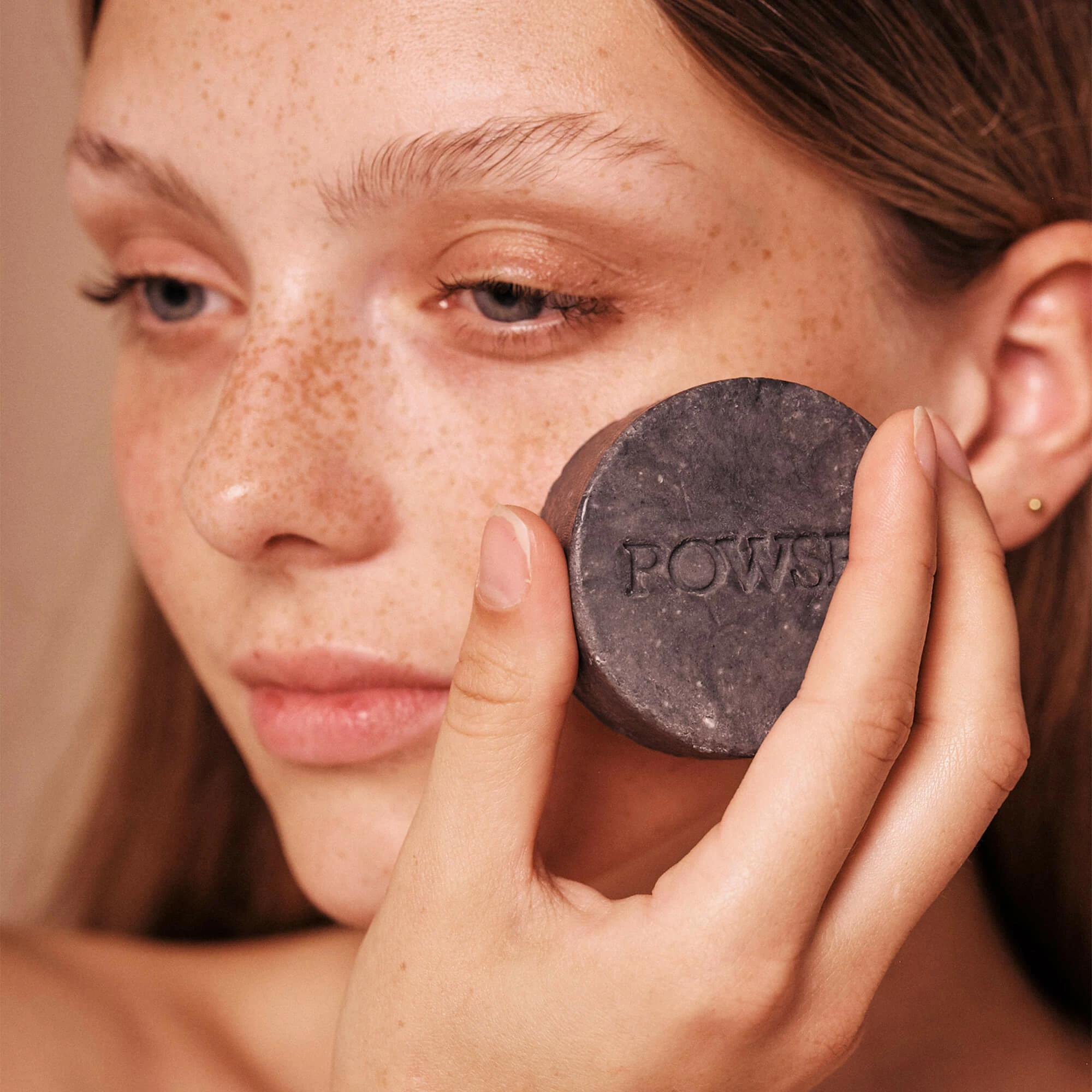 Nettoyant Visage Solide Charbon Actif & Bergamote Peau Mixte 4 Nettoyant Visage Solide Charbon Actif & Bergamote Peau Mixte â Image 2