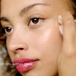 Enlumineur De Teint 24 Enlumineur De Teint -Dermalogica Soldes Miniature Video Fiche produit Enlumineur de teint ILIA