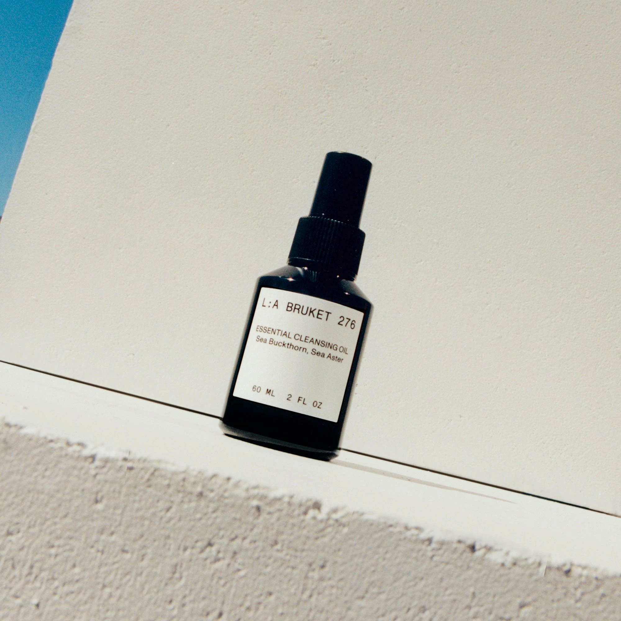 L:A Bruket Essential Cleansing Oil Huile Nettoyante 276 4 L:A Bruket Essential Cleansing Oil Huile Nettoyante 276 – Image 2