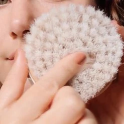 The Soft Dry Brush Brosse Peau Sensible -Dermalogica Soldes Sans titre 7 4fe9aa19 1b6f 471c 98c1 2c244ab6457d