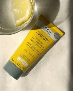 REN CLEAN SKINCARE Clean Screen Protection Solaire Matifiante Visage SPF 30 7 REN CLEAN SKINCARE Clean Screen Protection Solaire Matifiante Visage SPF 30 -Dermalogica Soldes SolaireRENmatifiant post
