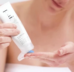 Resurrection Girl Hydrating Mask Masque Hydratant 12 Resurrection Girl Hydrating Mask Masque Hydratant -Dermalogica Soldes Visuel Video Resurrection Girl Mask Pai 1