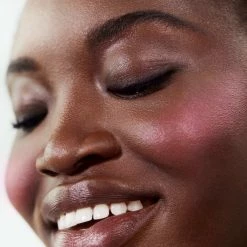 RMS Beauty ReDimension Hydra Powder Blush -Dermalogica Soldes visuel modele blush rms PommFizz